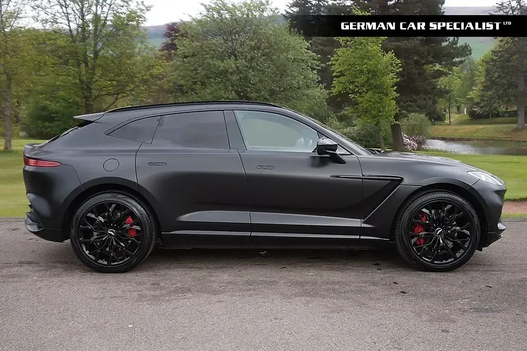Used Aston Martin DBX 550 HP (404 kW) 2021 Black SUV