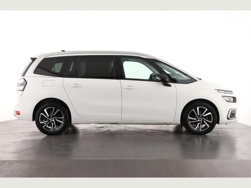 White Used 2022 Citroën C4 SpaceTourer Shine MPV | £20,599 (Fair price) - Image 1/3