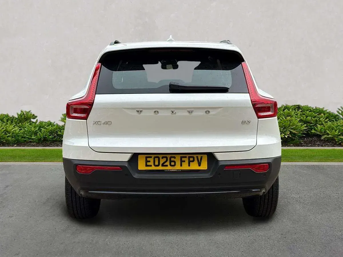 New Volvo XC40 Plus 2026 White SUV