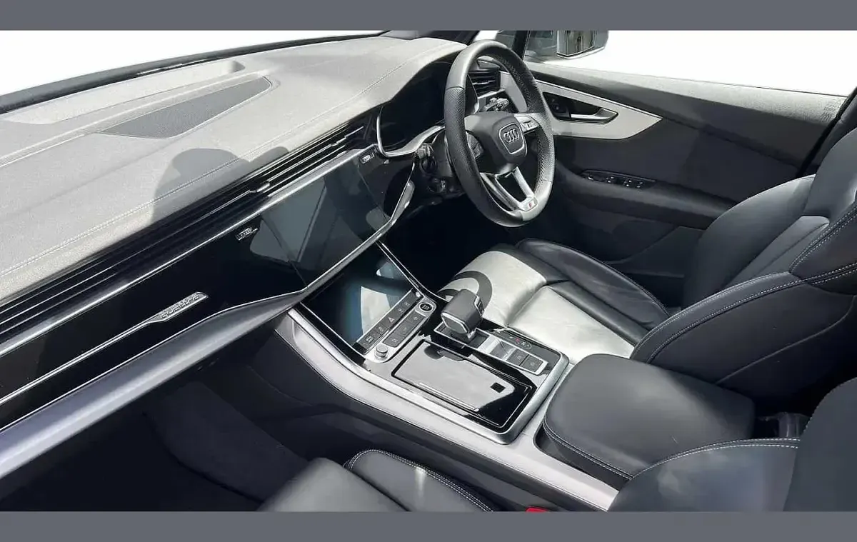 Used Audi Q7 S-Line 281 HP (206 kW) 2023 Black SUV