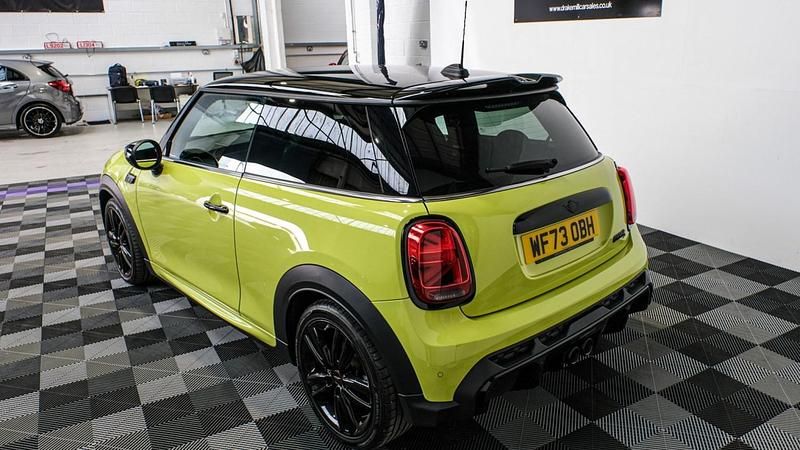Usado Mini Cooper S Hatch 2024 Amarelo Citadino