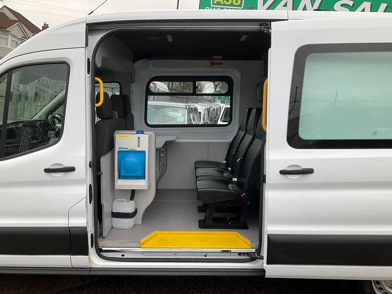 Used Ford Transit 105 HP (77 kW) 2021 White Van