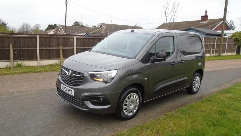 Used Vauxhall Combo Sportive 100 HP (73 kW) 2021 Grey MPV