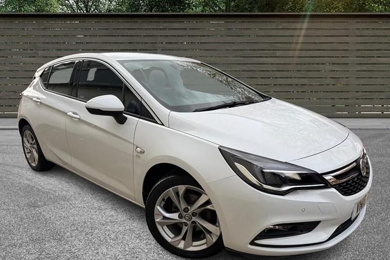 White Used 2018 Vauxhall Astra SRi Hatchback | £10,495 (Fair price) - Image 1/1