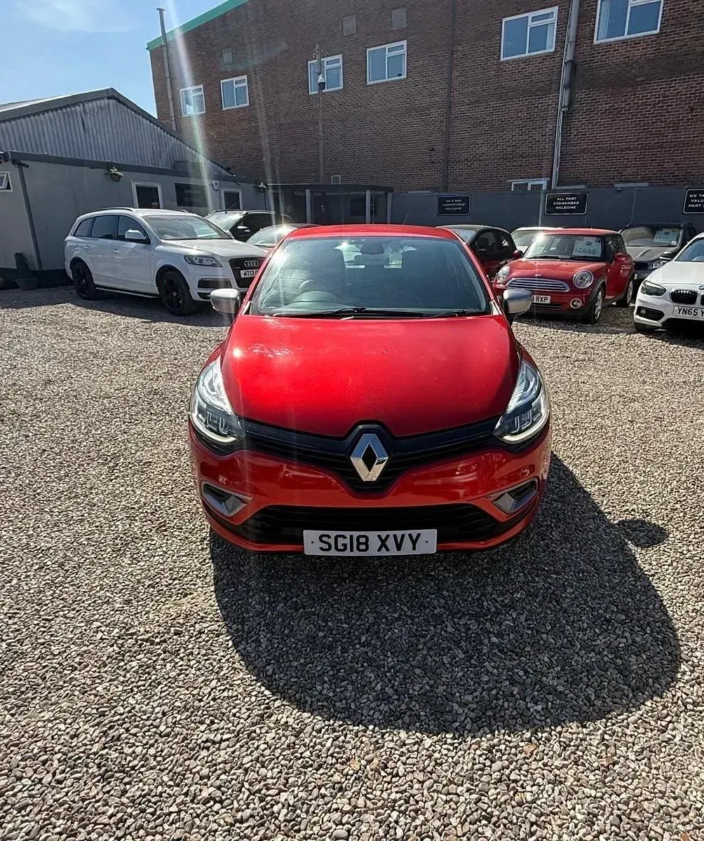 Used Renault Clio IV Dynamique 90 HP (66 kW) 2018 Red Hatchback
