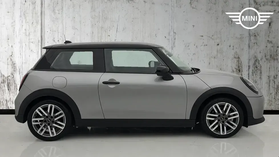 Used Mini Cooper Hatch 113 kW (154 HP) 2025 Silver Hatchback