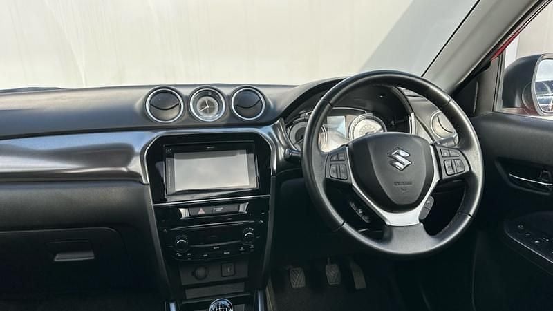 Used Suzuki Vitara SZ5 140 HP (102 kW) 2019 Red SUV