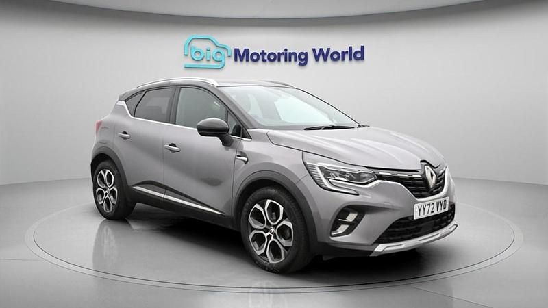 Second-hand Renault Captur Techno 90 CP (66 kW) 2023 Gri SUV