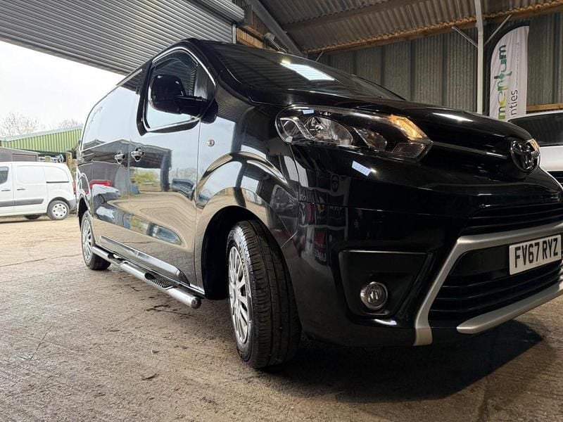 Used Toyota Proace Comfort 120 HP (88 kW) 2018 Black MPV
