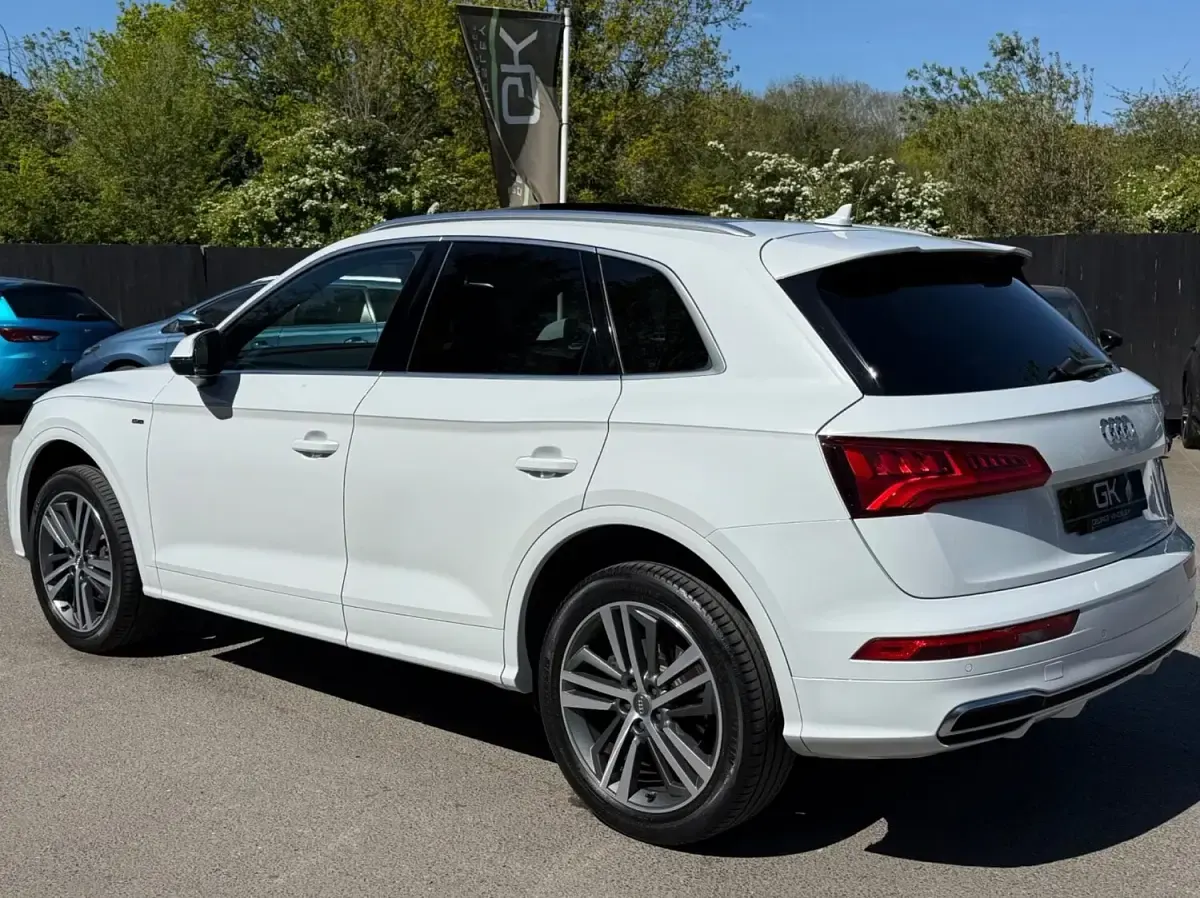 Used Audi Q5 S-Line 190 HP (139 kW) 2019 White SUV