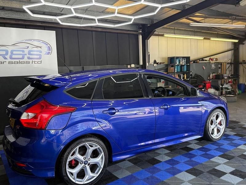 Used Ford Focus ST 2014 Blue Hatchback