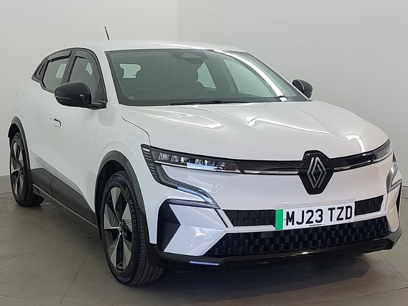 Used Renault Megane E-Tech Equilibre 159 kW (217 HP) 2023 White Hatchback