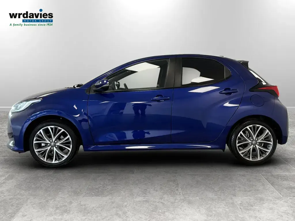 Used Toyota Yaris 2024 Blue Hatchback