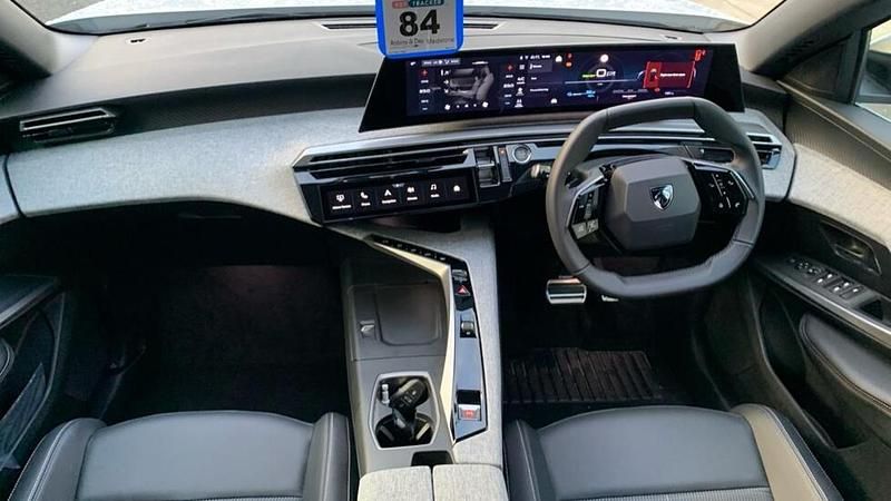 New Peugeot 5008 Allure 152 kW (207 HP) 2025 White MPV