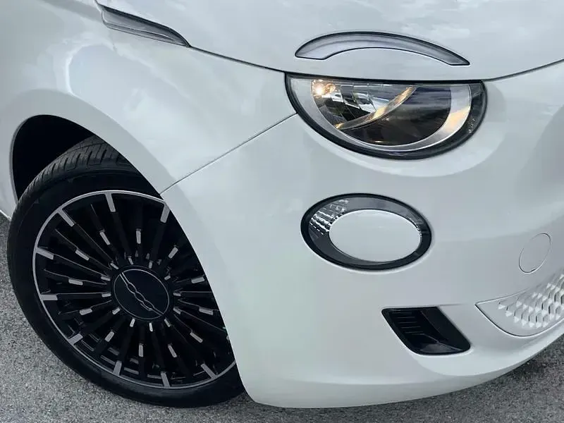 Usado Fiat 500e Icon 86 kW (118 HP) 2023 Branco Citadino