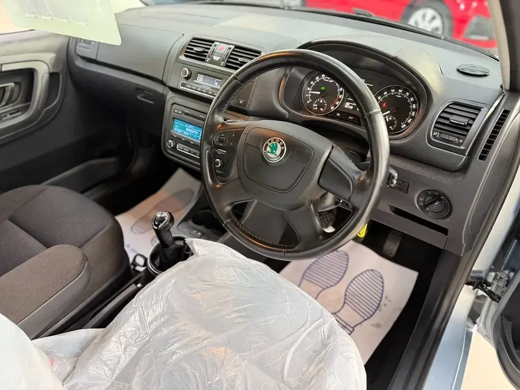 Used Skoda Fabia Elegance 105 HP (77 kW) 2011 Blue Hatchback