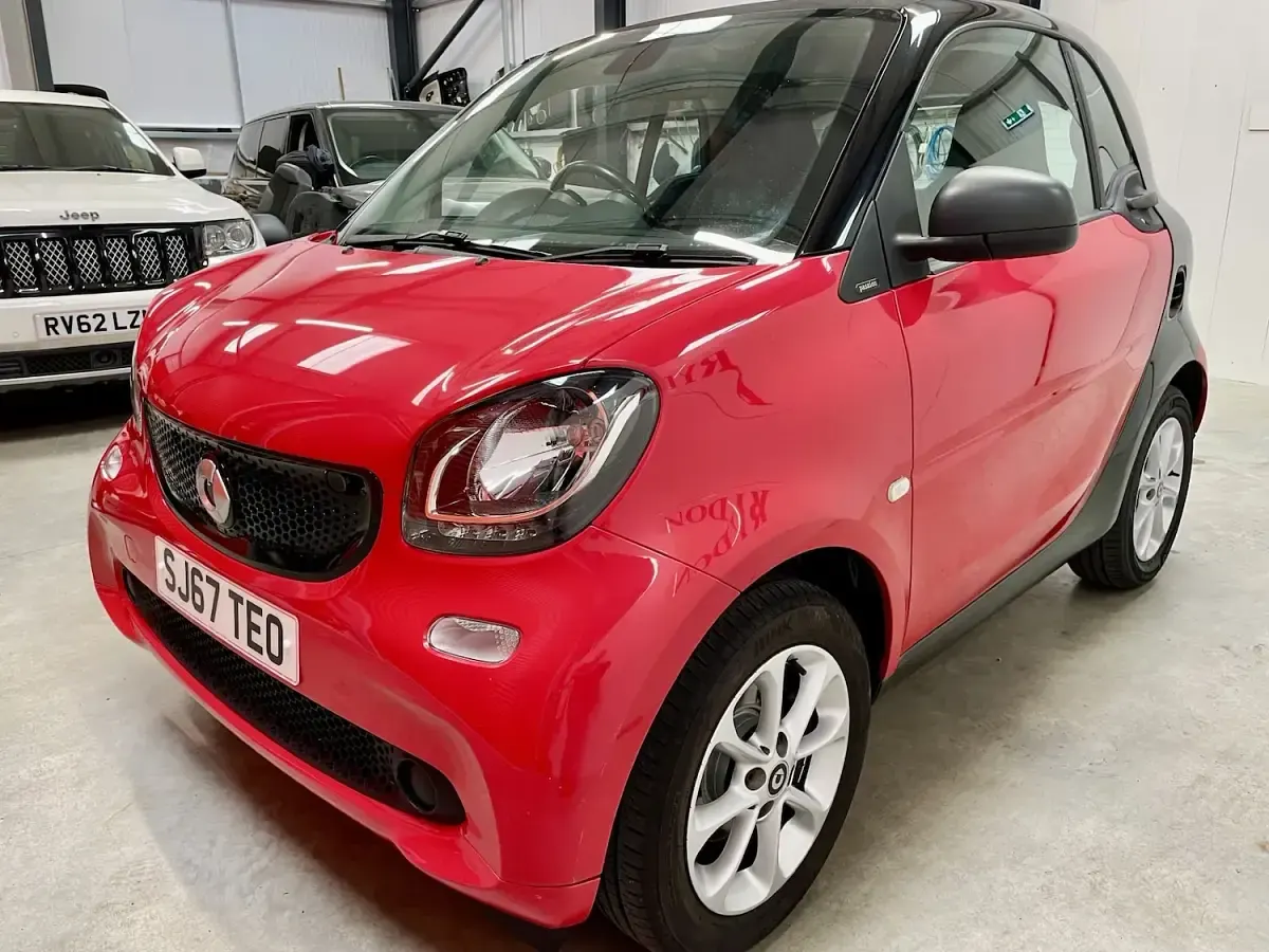 Used Smart ForTwo Coupé Passion 71 HP (52 kW) 2017 Red Coupe