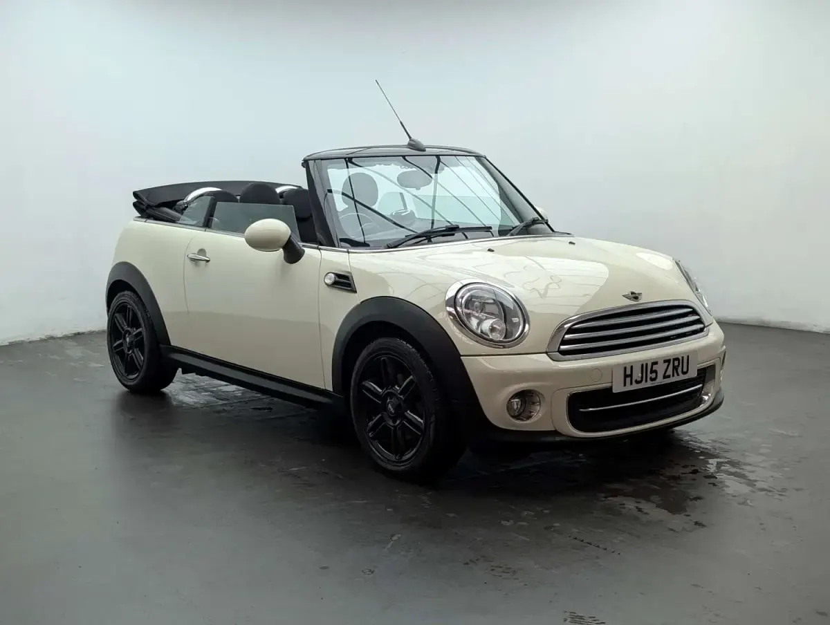 Używany Mini Cooper Cabriolet 122 KM (89 kW) 2015 Biały Kabriolet