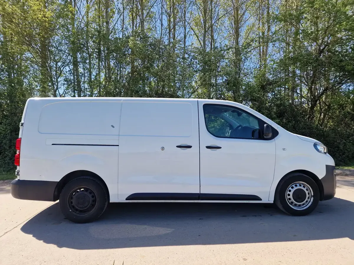 Usado Peugeot Expert Premium 142 HP (104 kW) 2022 Branco Van