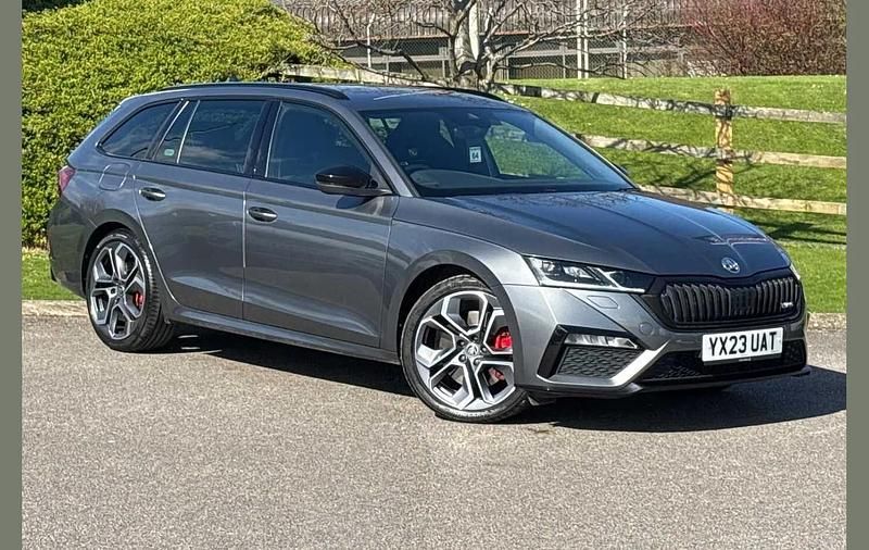 Used Skoda Octavia vRS 196 HP (144 kW) 2023 Grey Estate