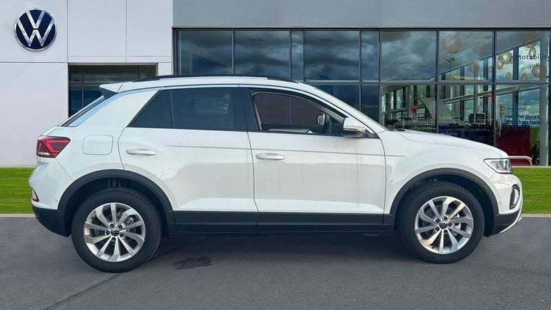 New VW T-Roc Match 150 HP (110 kW) 2025 Special solid  pure white SUV