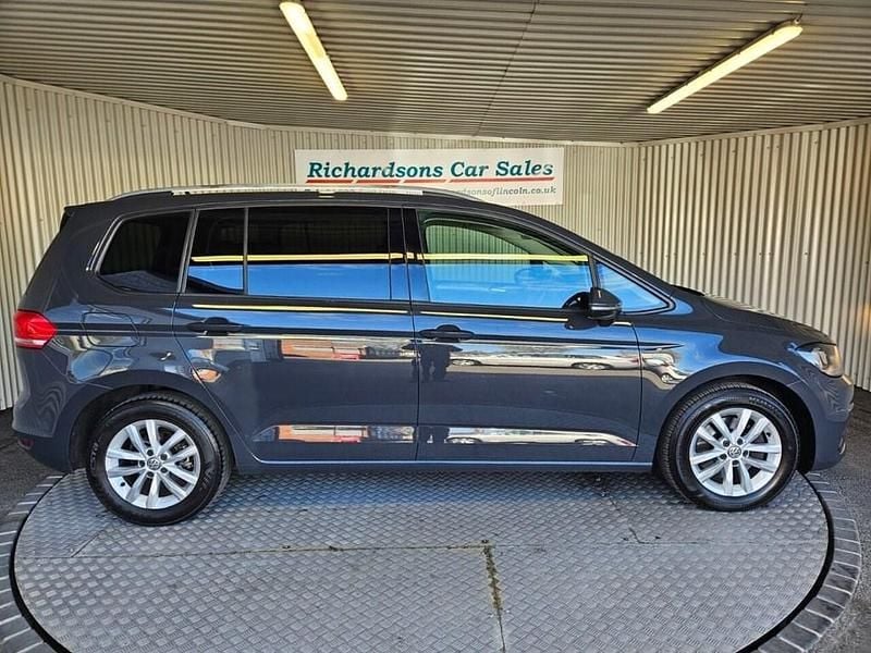 Used VW Touran SE 150 HP (110 kW) 2016 Grey MPV