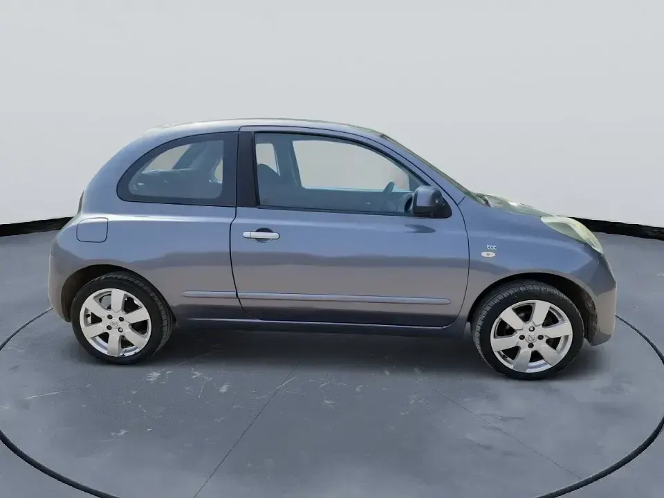 Usado Nissan Micra N-TEC 86 HP (63 kW) 2010 Cinzento Citadino