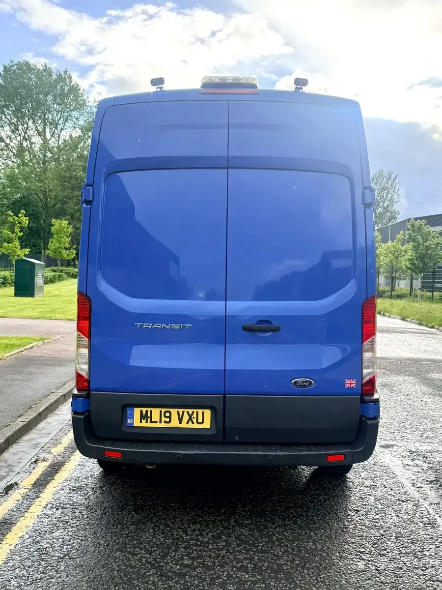 Second-hand Ford Transit 170 CP (125 kW) 2019 Albastru Van