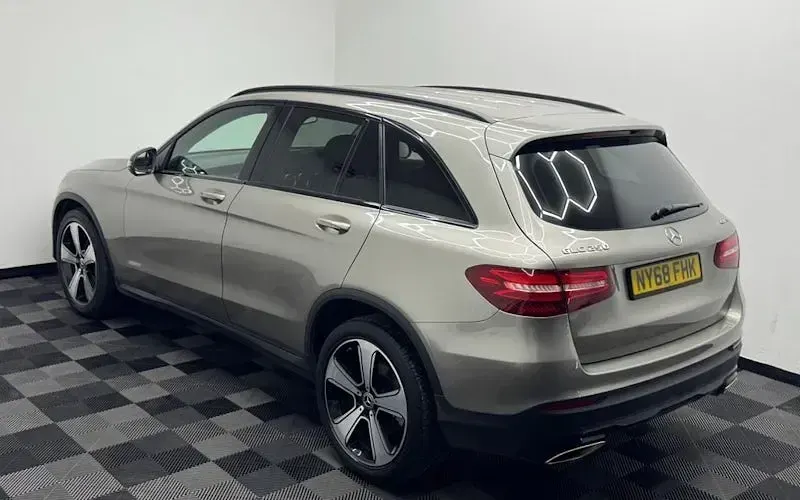 Used Mercedes GLC250 Urban 211 HP (155 kW) 2018 Silver SUV