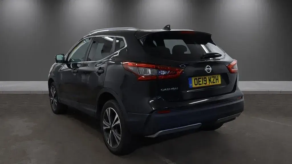 Used Nissan Qashqai N-Connecta 140 HP (102 kW) 2019 Black SUV