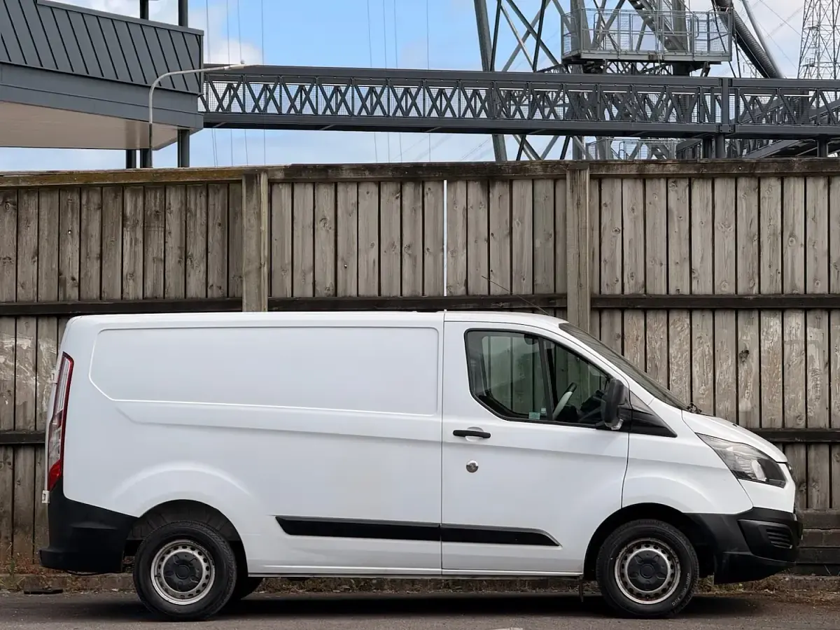 Used Ford Transit Custom 100 HP (73 kW) 2015 White Van