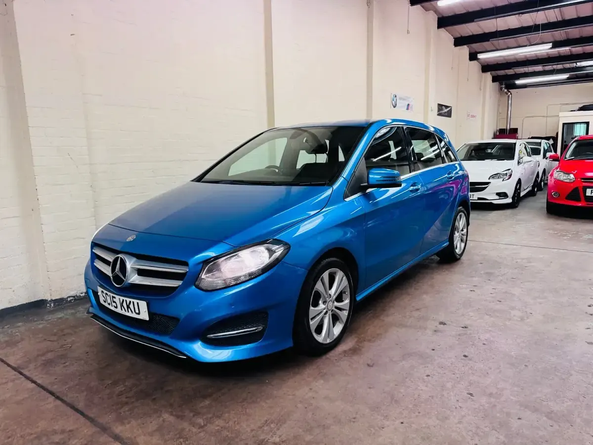 Used Mercedes B180 Executive 2015 Blue Hatchback