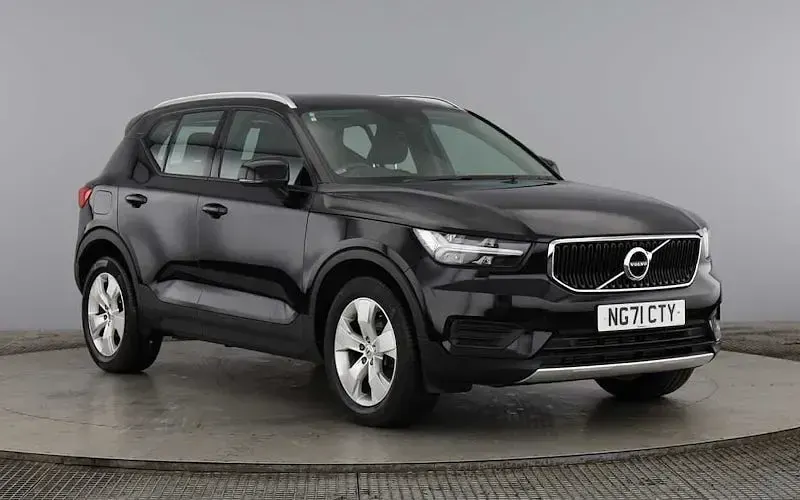 Usado Volvo XC40 Momentum 163 HP (119 kW) 2021 SUV