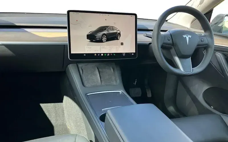 Used Tesla Model Y Long Range AWD 286 kW (389 HP) 2025 SUV