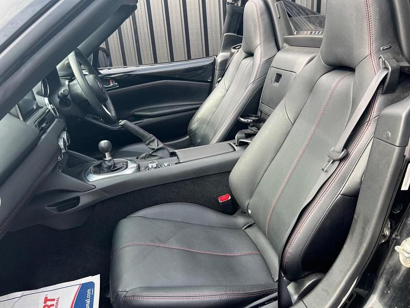 Used Mazda MX5 Inclusive 131 HP (96 kW) 2017 Black Cabriolet