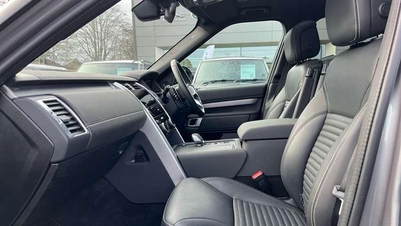 Used Land Rover Discovery 5 SE Dynamic 350 HP (257 kW) 2024 Grey SUV