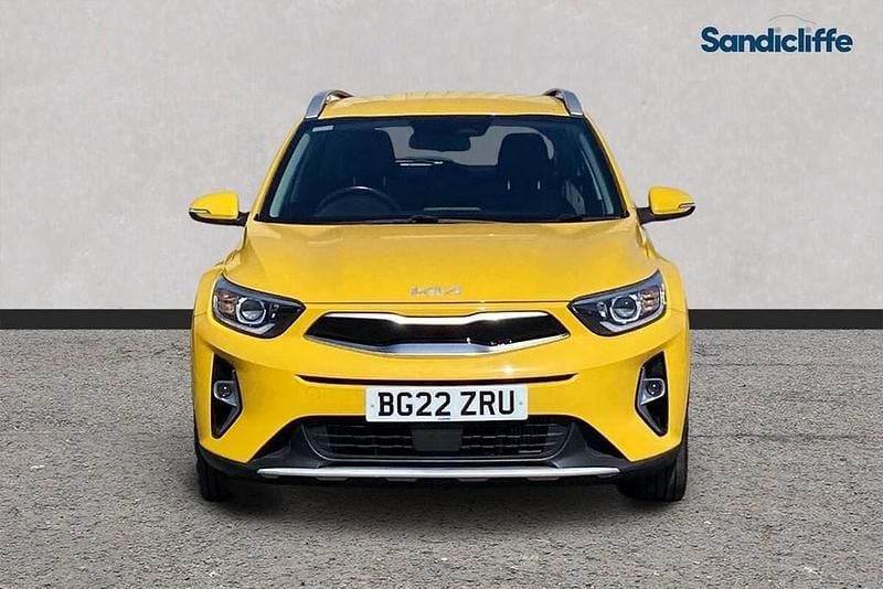 Used Kia Stonic 100 HP (73 kW) 2024 Yellow SUV