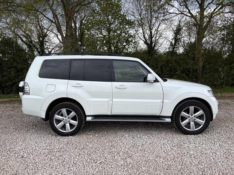 Used Mitsubishi Shogun 197 HP (144 kW) 2014 White SUV