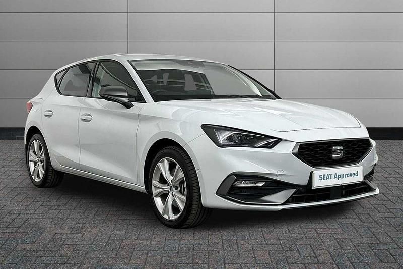 New Seat Leon FR 201 HP (147 kW) 2025 White Hatchback