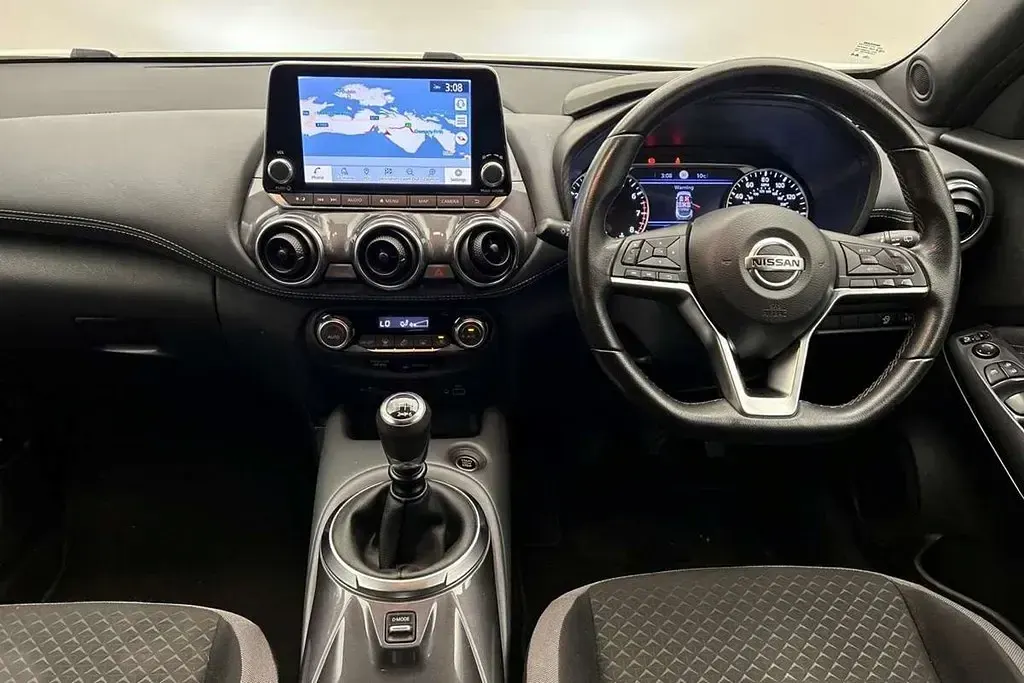 Used Nissan Juke N-Connecta 134 HP (98 kW) 2021 Silver SUV