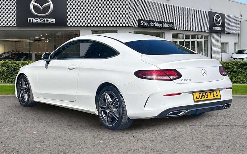 Usado Mercedes C200 AMG line 184 HP (135 kW) 2019 Branco Coupé