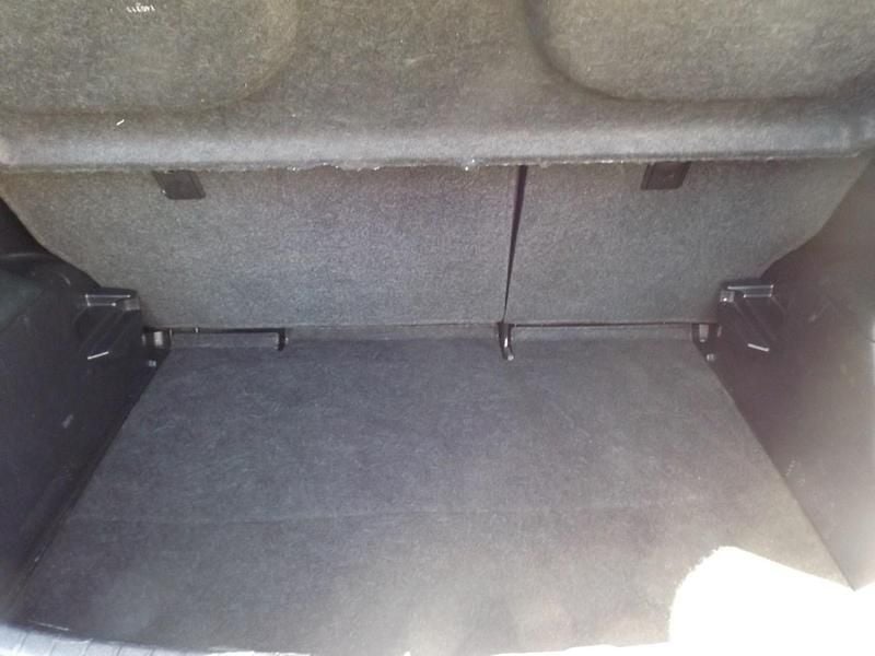 Used Toyota Yaris Edition 69 HP (50 kW) 2013 White Hatchback