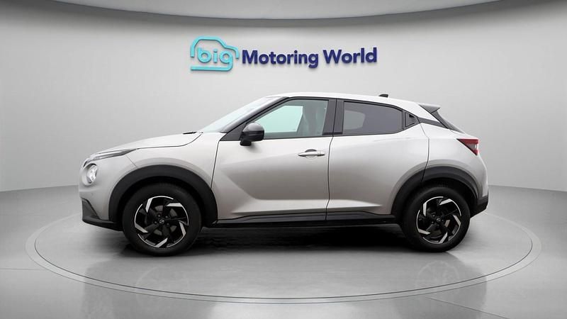 Used Nissan Juke N-Connecta 114 HP (83 kW) 2023 Silver SUV