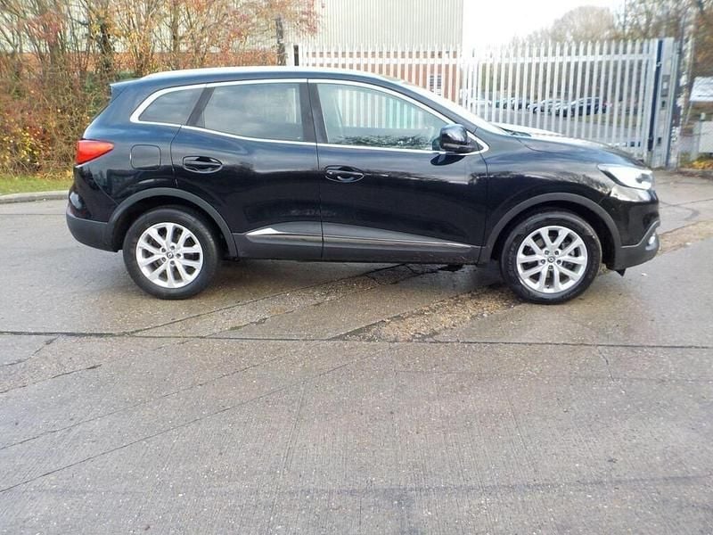 Black Used 2017 Renault Kadjar Dynamique SUV | £4,495 (Super price) - Image 1/4