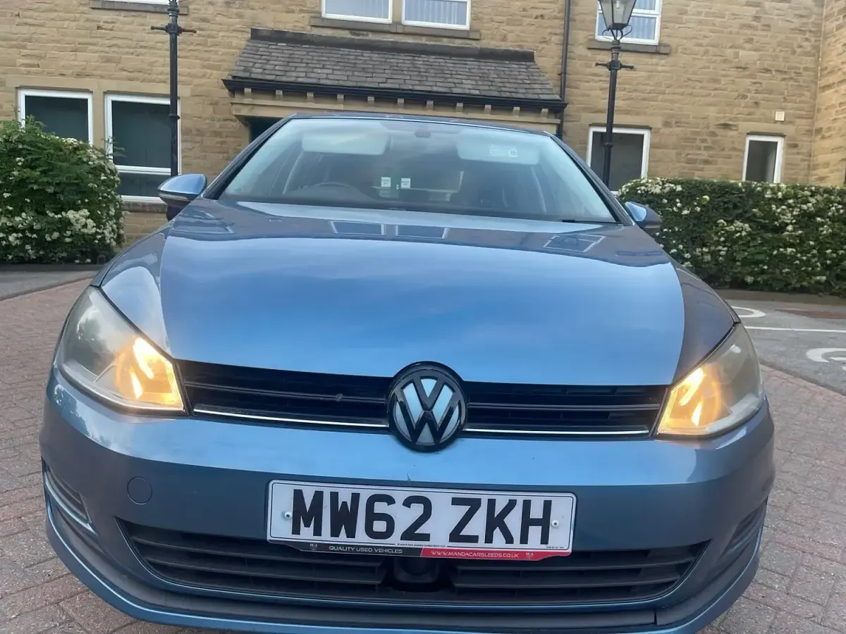 Used VW Golf VII SE 122 HP (89 kW) 2013 Blue Hatchback