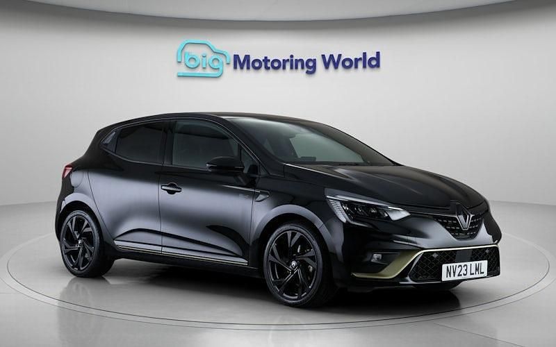 Used Renault Clio V Engineered 145 HP (106 kW) 2023 Black Hatchback