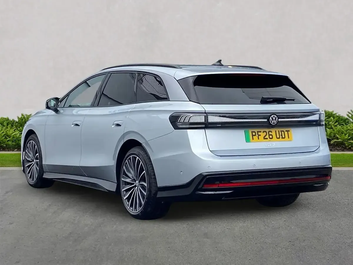 New VW ID.7 Pro 210 kW (286 HP) 2026 Silver Estate