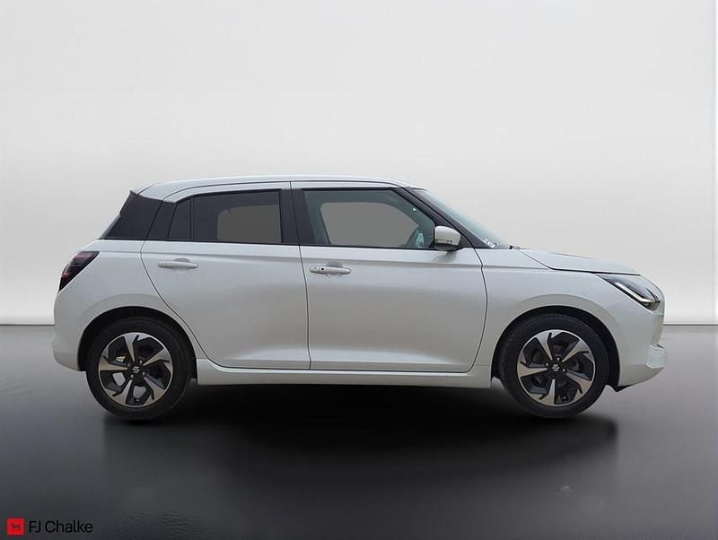 Used Suzuki Swift 82 HP (60 kW) 2024 White Hatchback