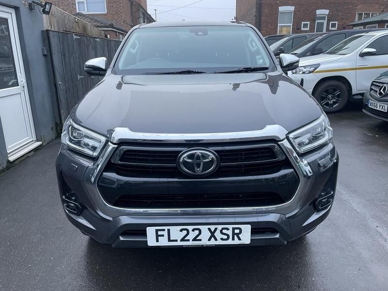 Used Toyota HiLux 150 HP (110 kW) 2022 Grey Pickup