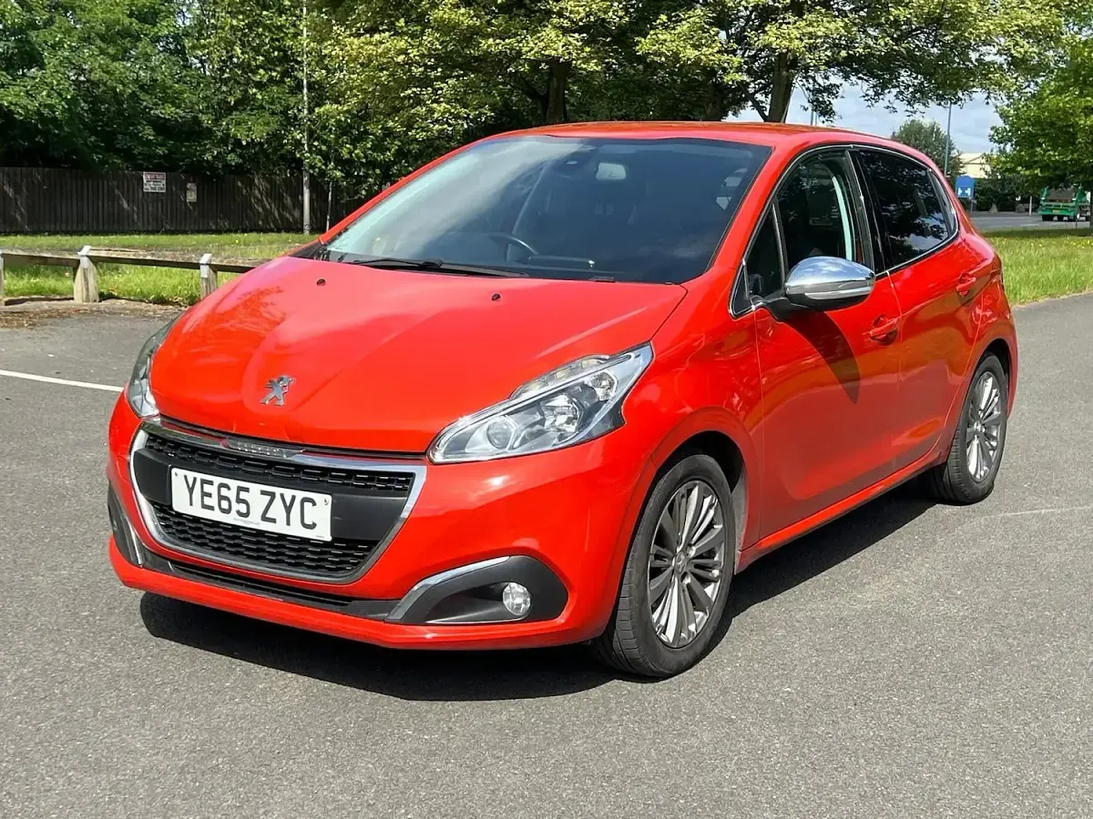 Used Peugeot 208 Allure 2016 Orange Hatchback